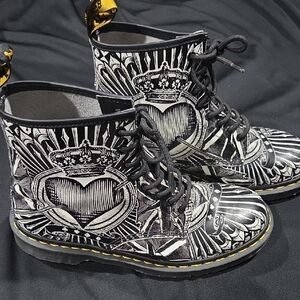 Black and White Graphic Women's Boots